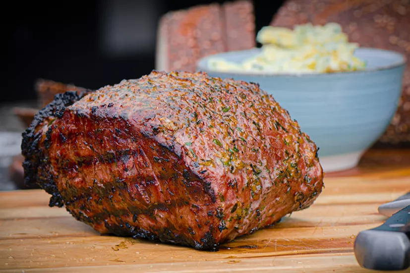 Entrecôte fumée au beurre aux herbes